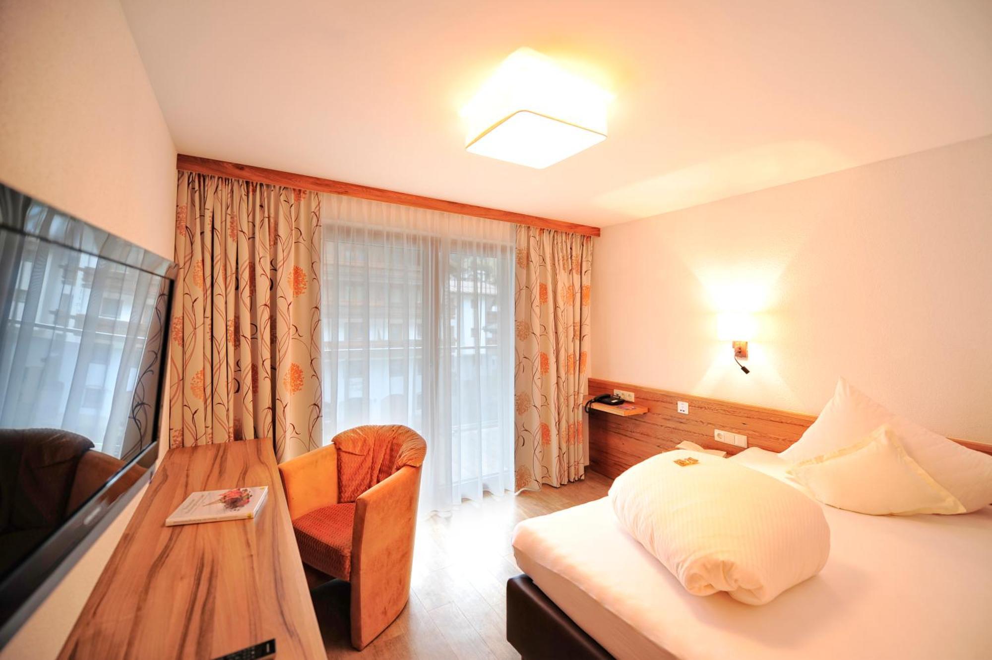 Hotel Arnika Ischgl Ngoại thất bức ảnh